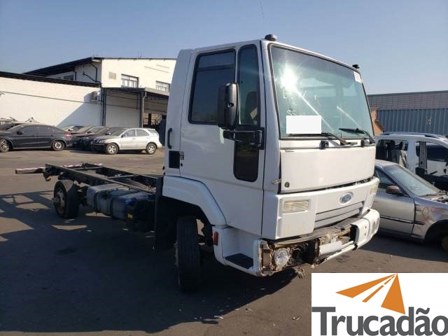 FORD CARGO 816 S 4.5 2013