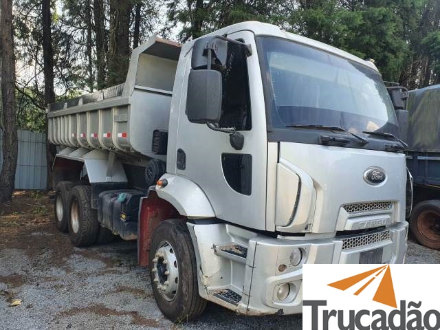 FORD CARGO 2423 6.7 2013 